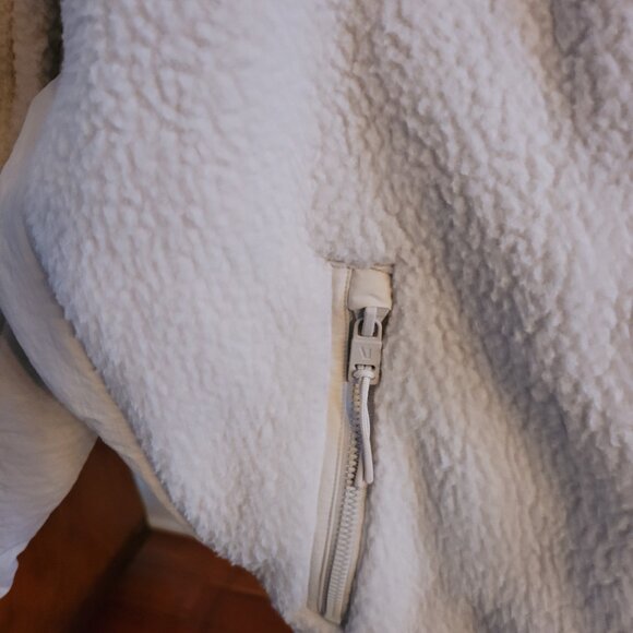 Vuori Alpine Jacket in Bone - Picture 10 of 15